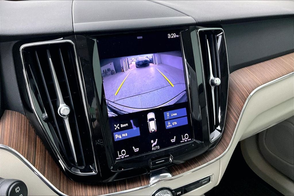 2021 Volvo XC60 T5 Momentum