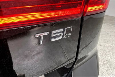 2021 Volvo XC60 T5 Momentum