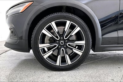 2022 Volvo V60 Cross Country T5