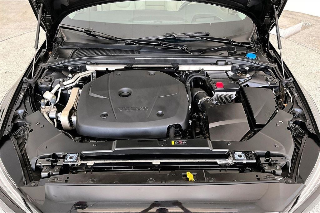 2022 Volvo V60 Cross Country T5