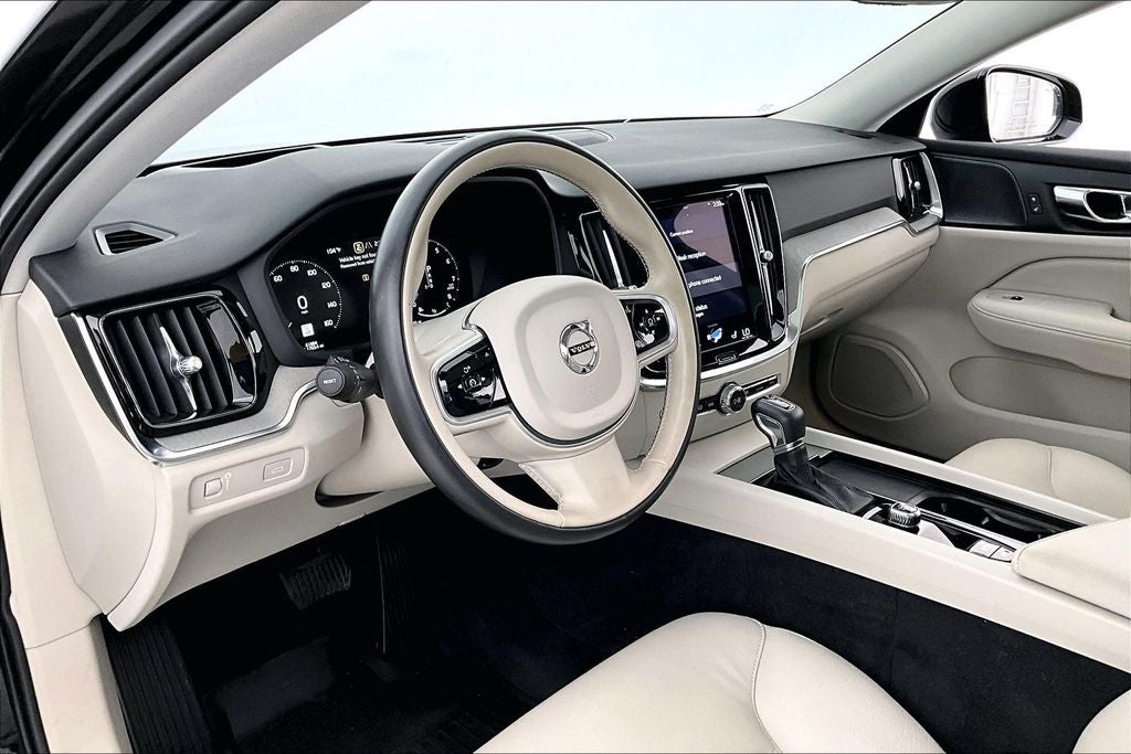 2022 Volvo V60 Cross Country T5