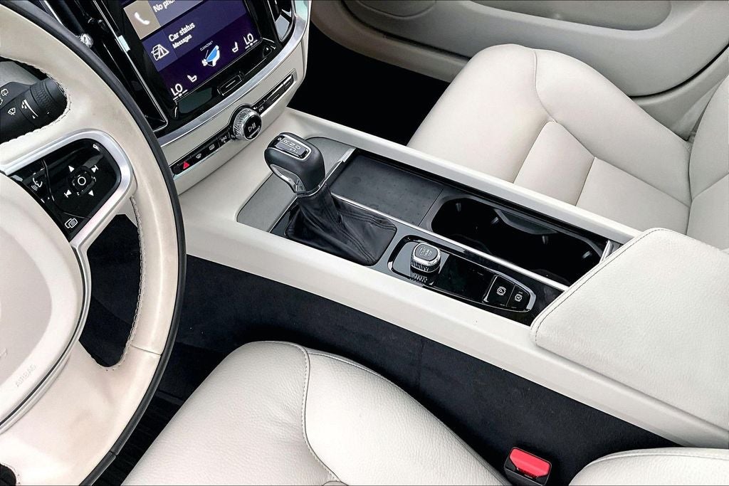 2022 Volvo V60 Cross Country T5