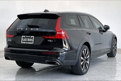 2022 Volvo V60 Cross Country T5
