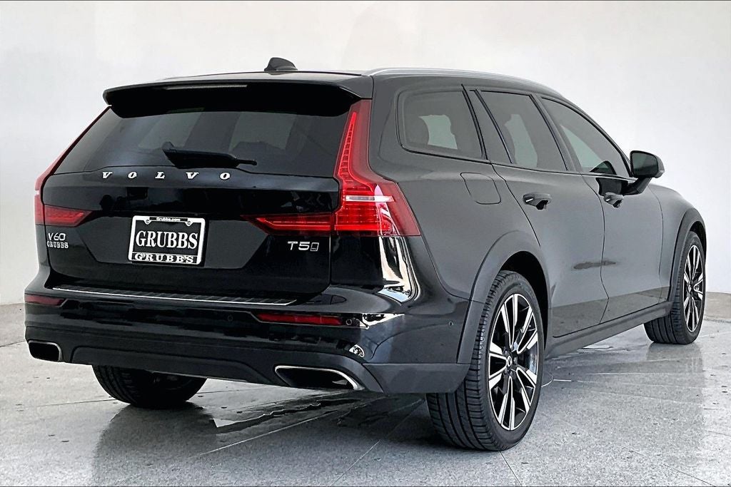 2022 Volvo V60 Cross Country T5