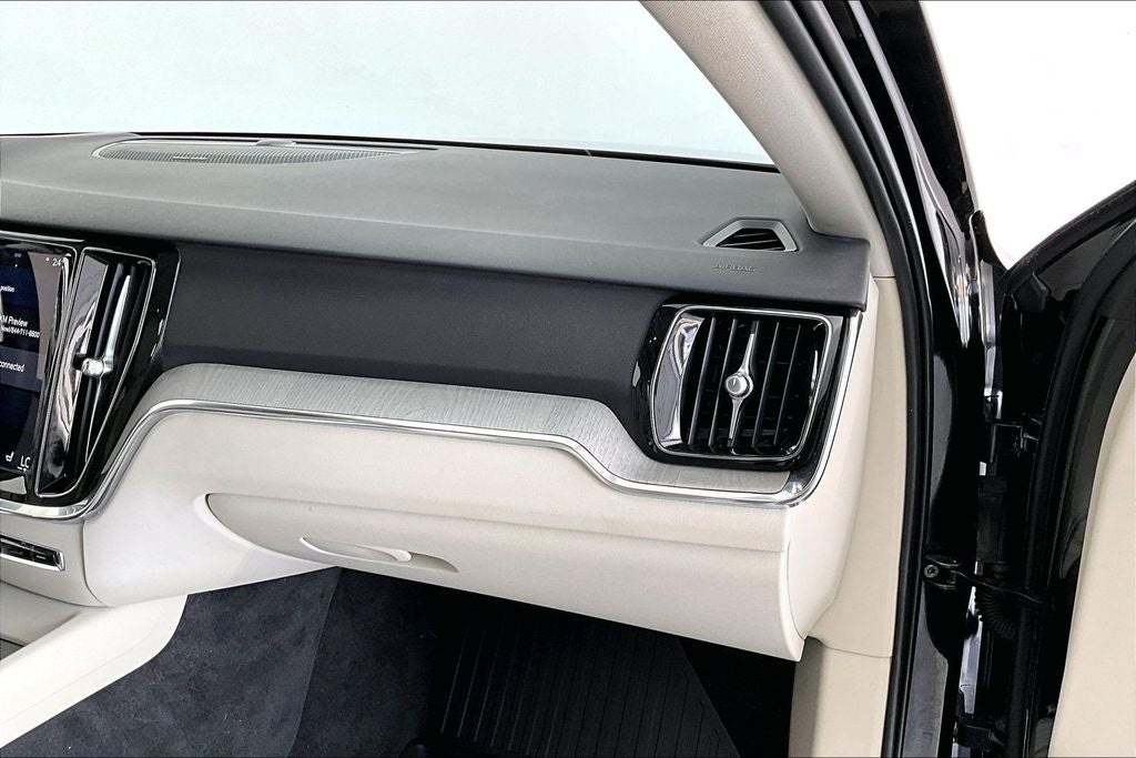 2022 Volvo V60 Cross Country T5