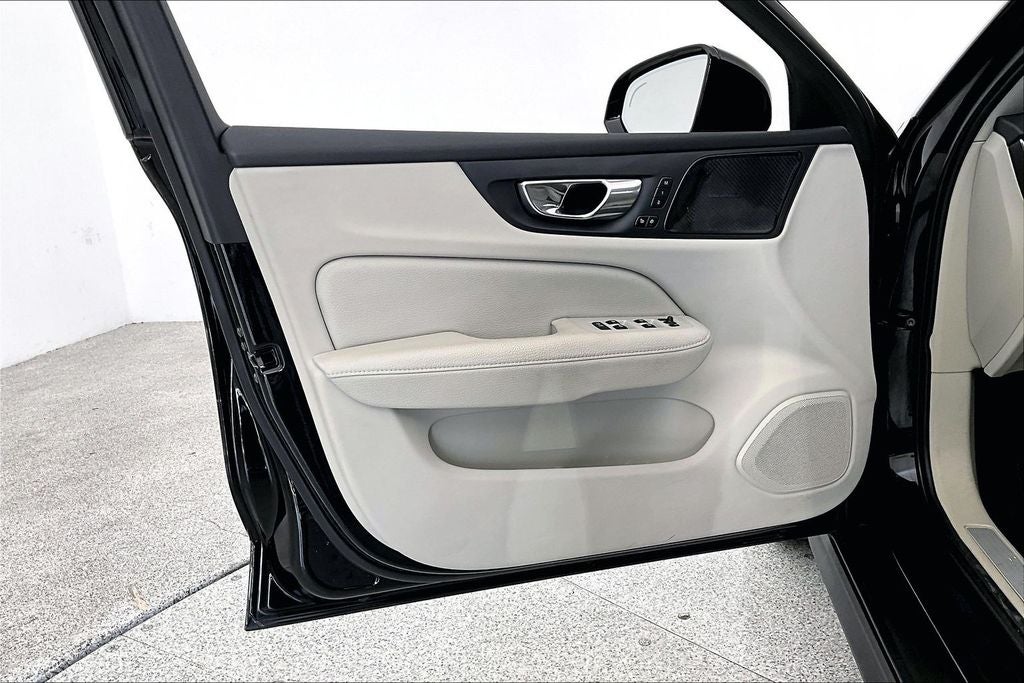 2022 Volvo V60 Cross Country T5