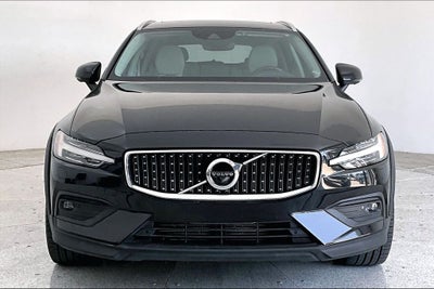 2022 Volvo V60 Cross Country T5
