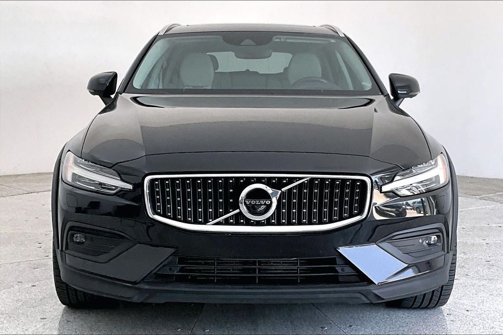 2022 Volvo V60 Cross Country T5