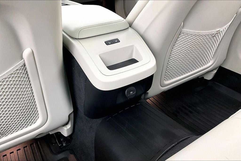 2022 Volvo V60 Cross Country T5