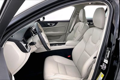 2022 Volvo V60 Cross Country T5