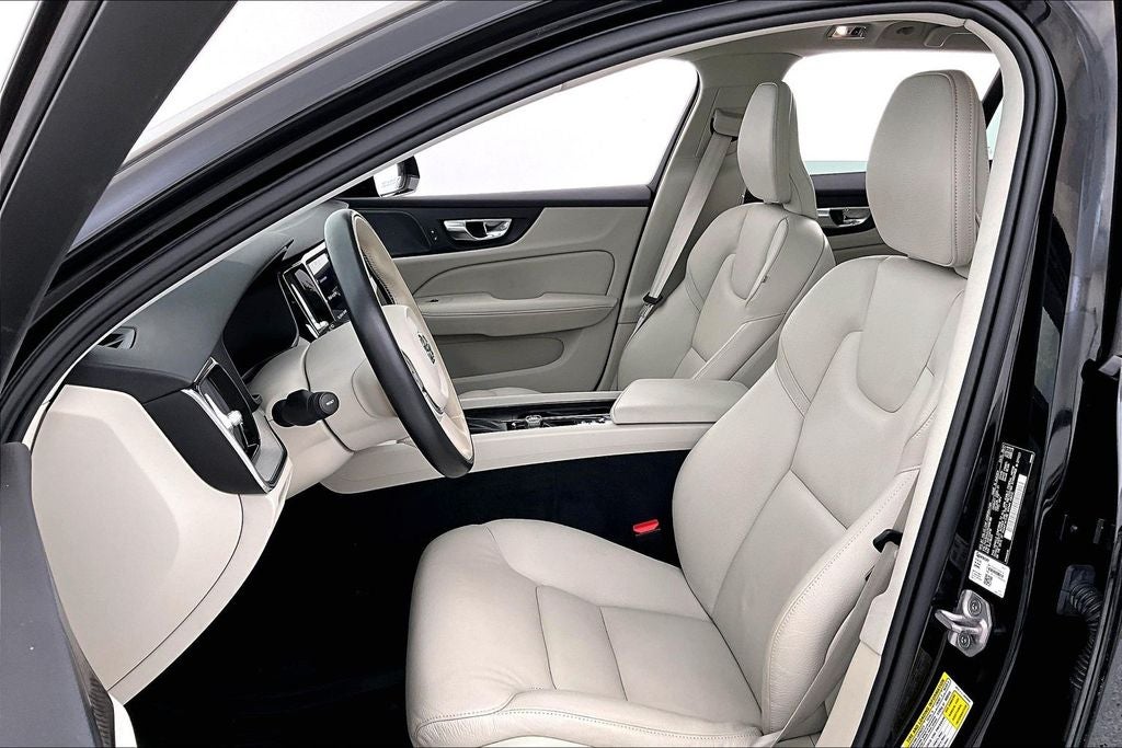 2022 Volvo V60 Cross Country T5