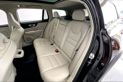 2022 Volvo V60 Cross Country T5