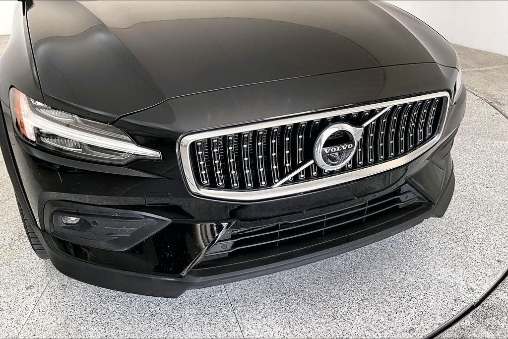 2022 Volvo V60 Cross Country T5