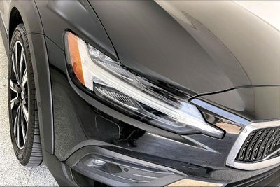 2022 Volvo V60 Cross Country T5