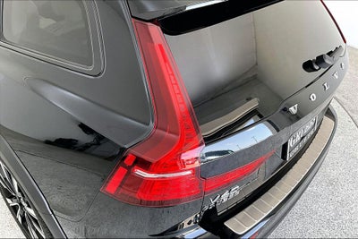 2022 Volvo V60 Cross Country T5