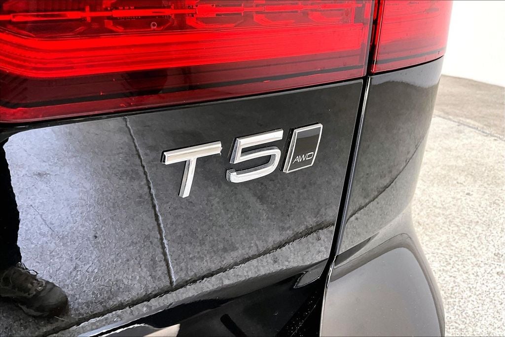 2022 Volvo V60 Cross Country T5