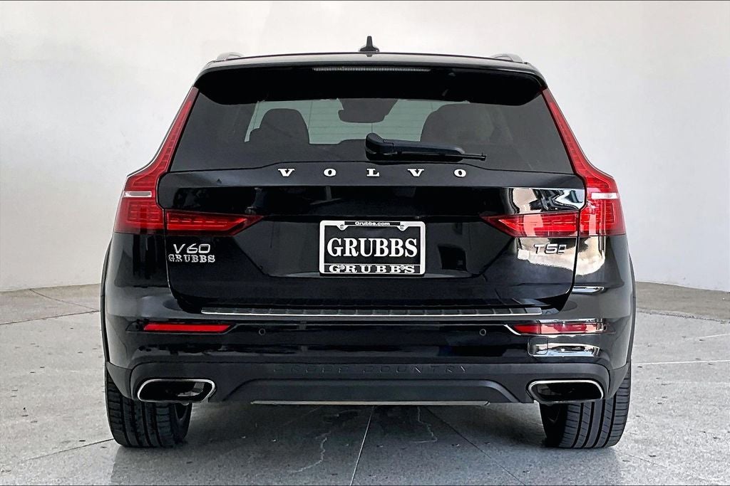 2022 Volvo V60 Cross Country T5
