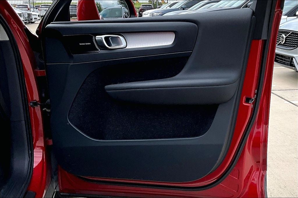 2019 Volvo XC40 Momentum