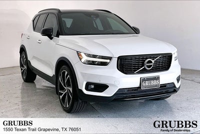2020 Volvo XC40 R-Design