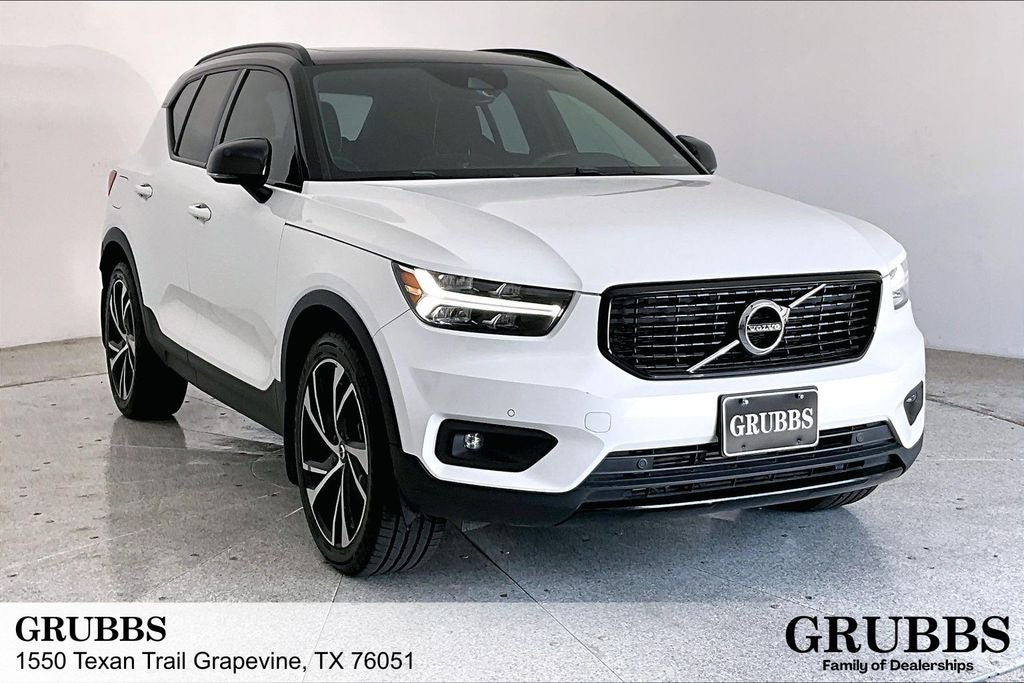 2020 Volvo XC40 R-Design