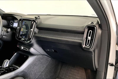 2020 Volvo XC40 R-Design