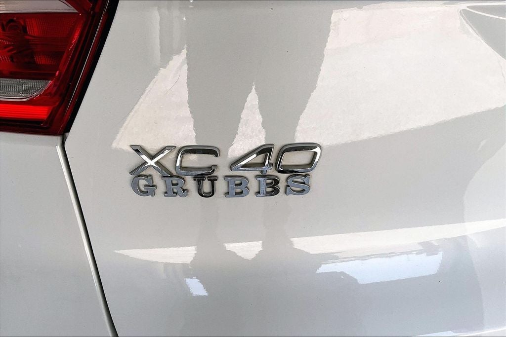 2020 Volvo XC40 R-Design