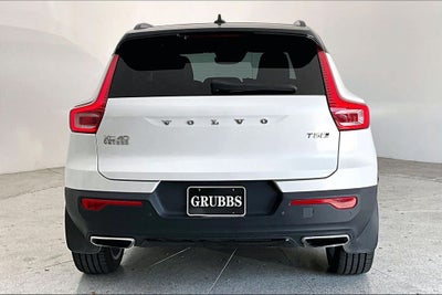 2020 Volvo XC40 R-Design