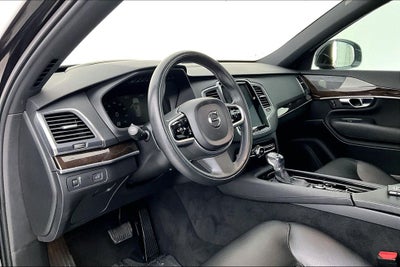 2019 Volvo XC90 T6 Momentum