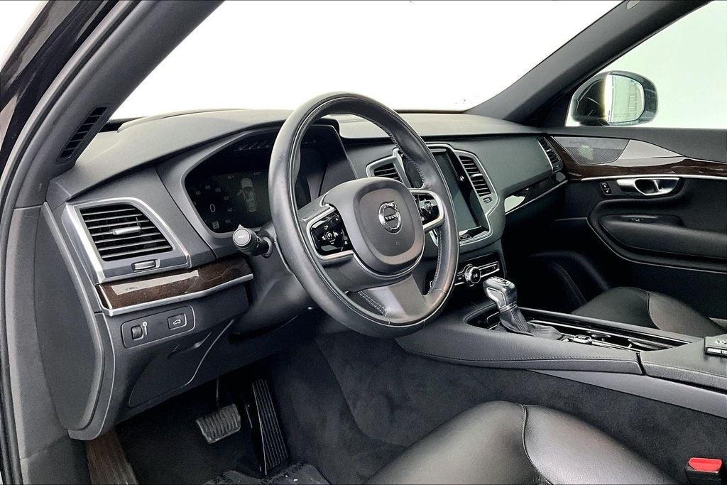 2019 Volvo XC90 T6 Momentum