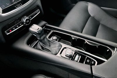 2019 Volvo XC90 T6 Momentum