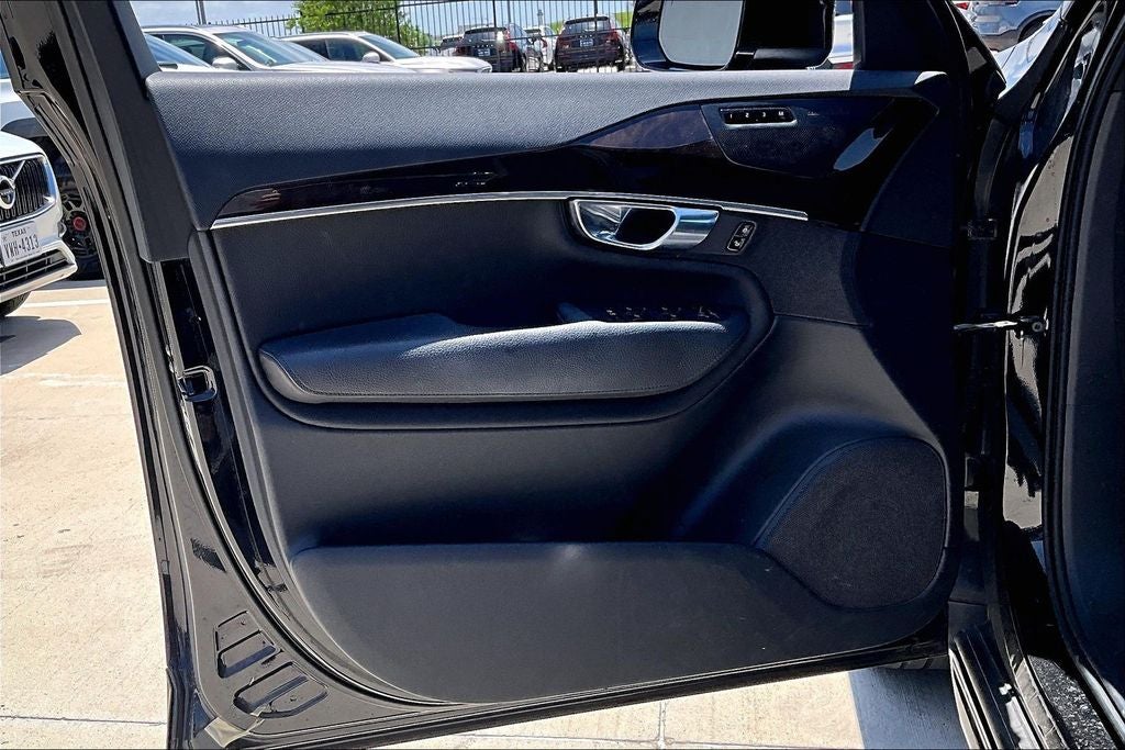 2019 Volvo XC90 T6 Momentum