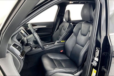 2019 Volvo XC90 T6 Momentum