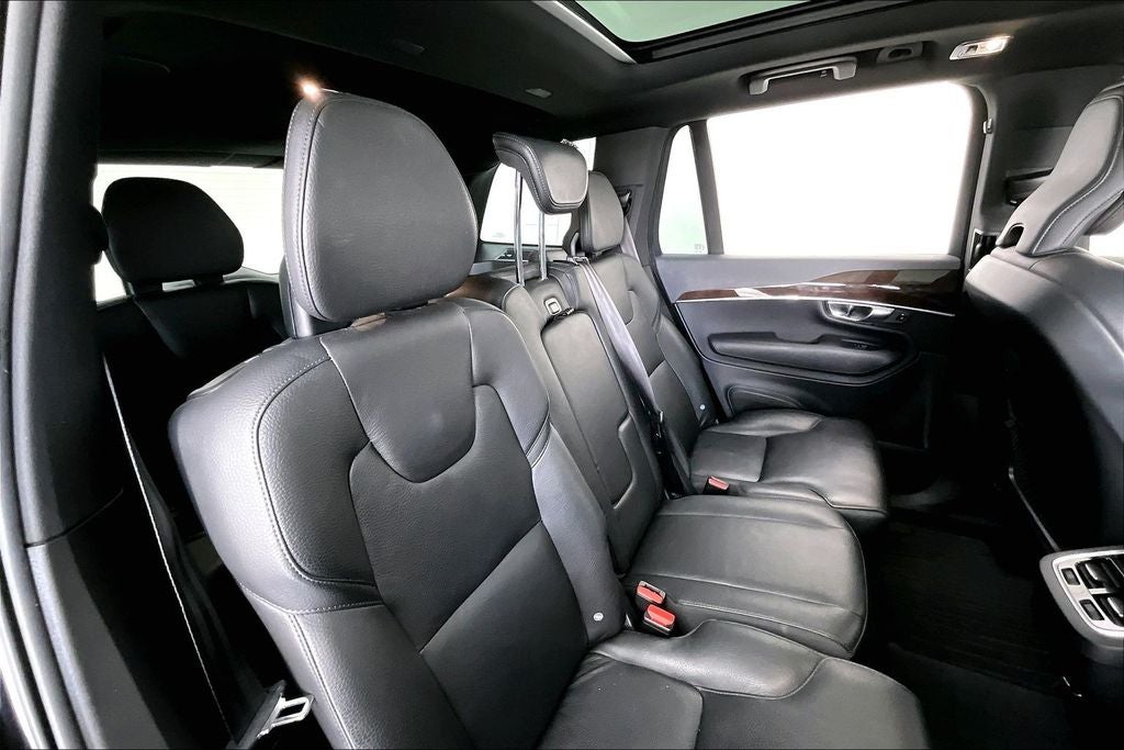 2019 Volvo XC90 T6 Momentum