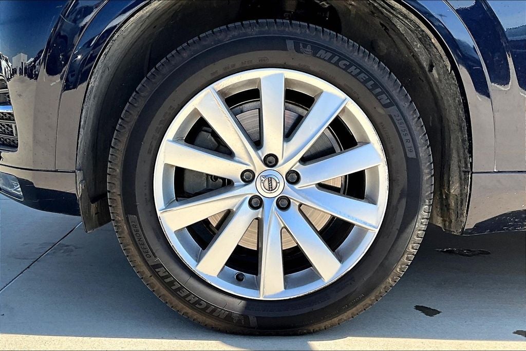 2016 Volvo XC90 T6 Momentum