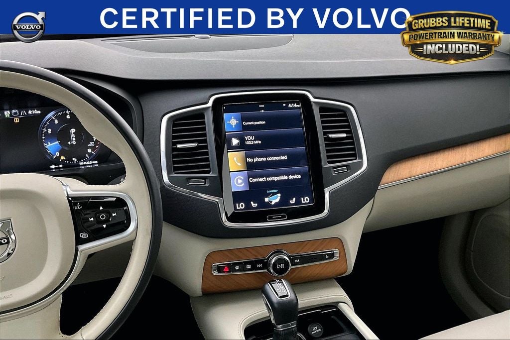2022 Volvo XC90 T6 Momentum