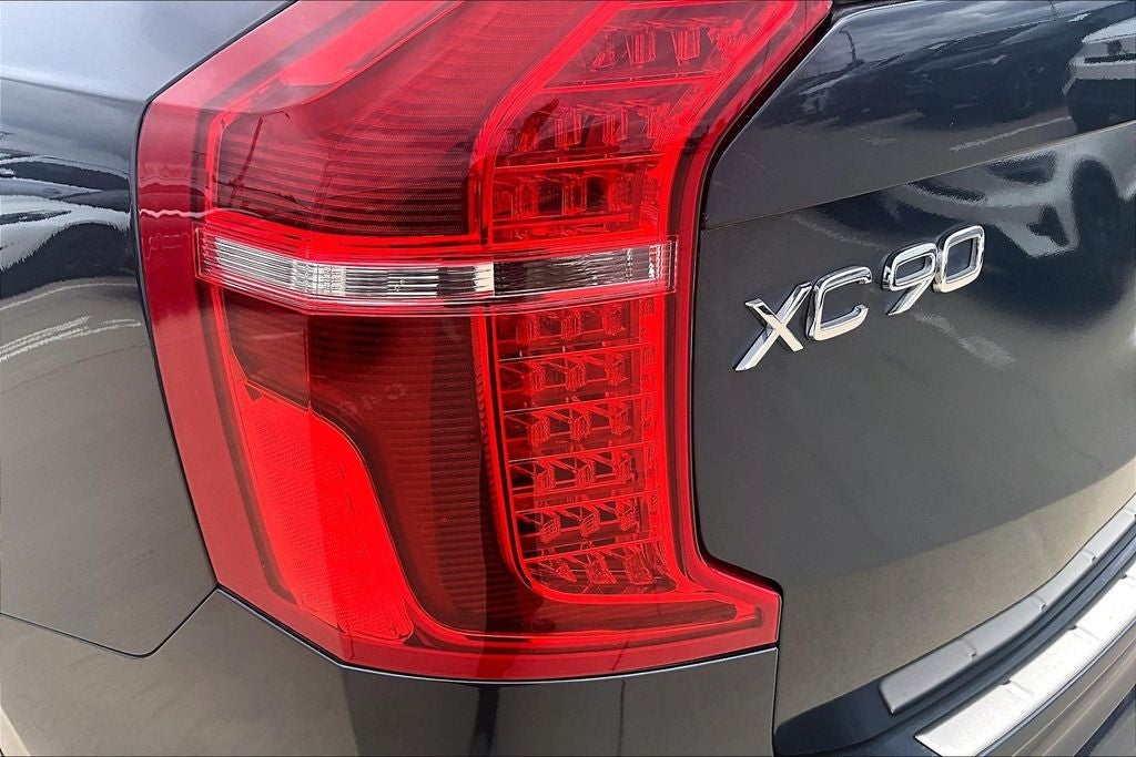2020 Volvo XC90 T6 Momentum