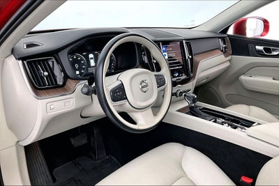 2021 Volvo XC60 T6 Momentum