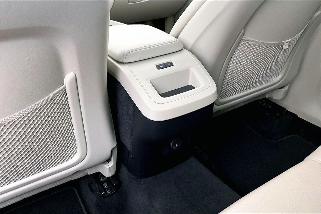 2021 Volvo XC60 T6 Momentum
