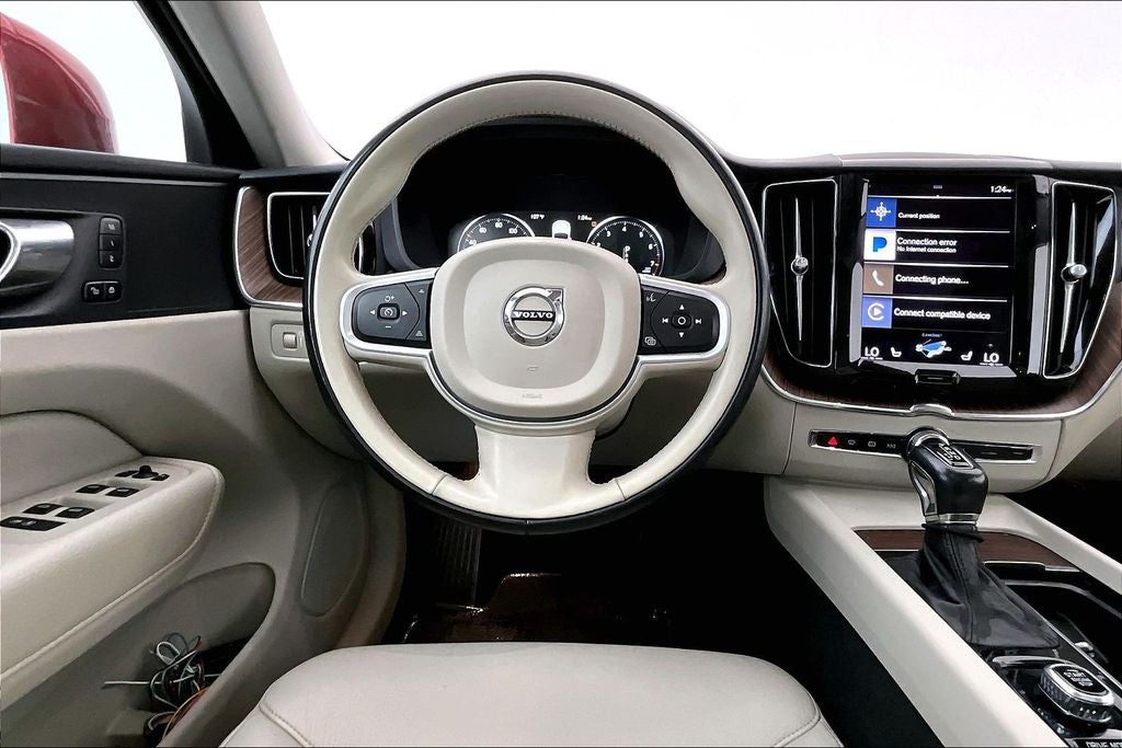 2021 Volvo XC60 T6 Momentum