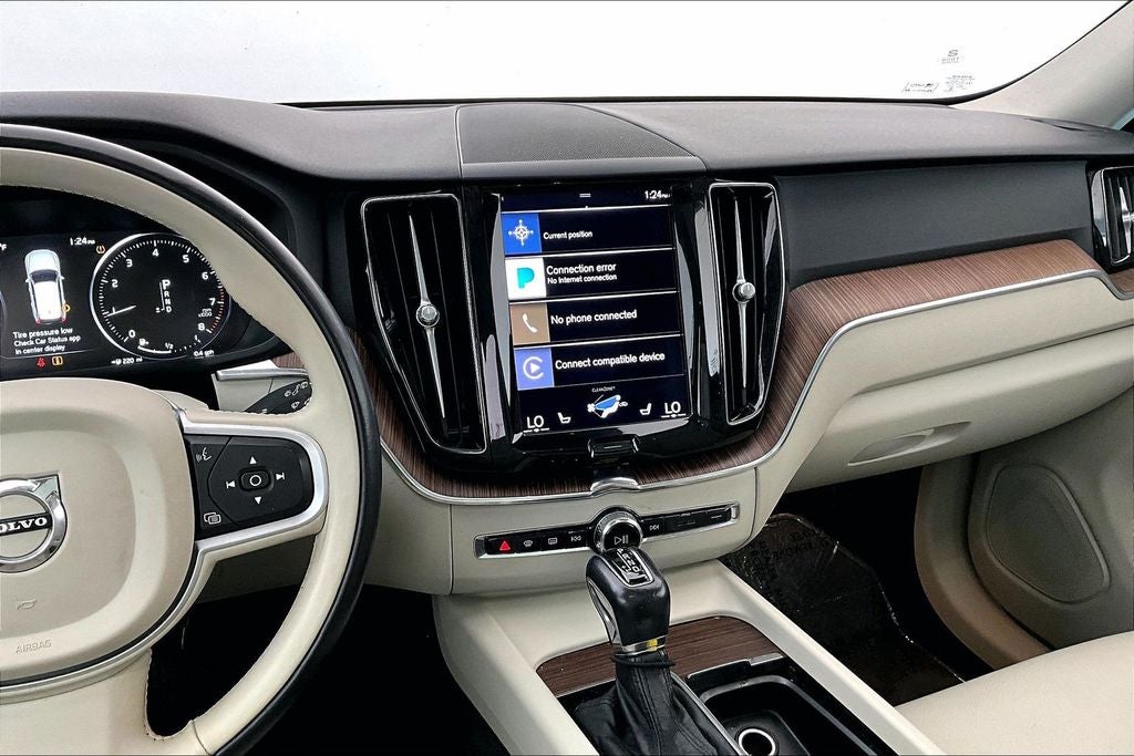 2021 Volvo XC60 T6 Momentum