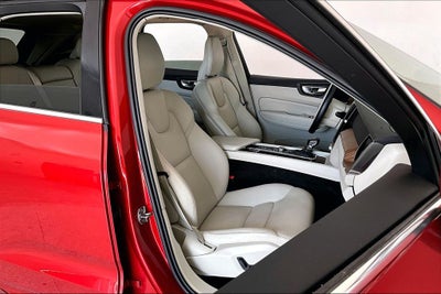 2021 Volvo XC60 T6 Momentum