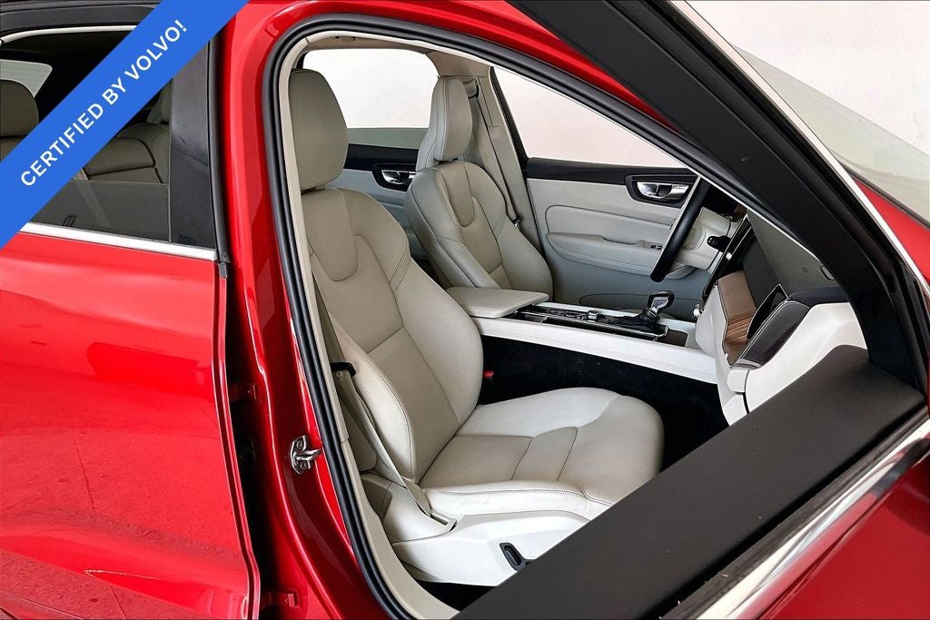 2021 Volvo XC60 T6 Momentum