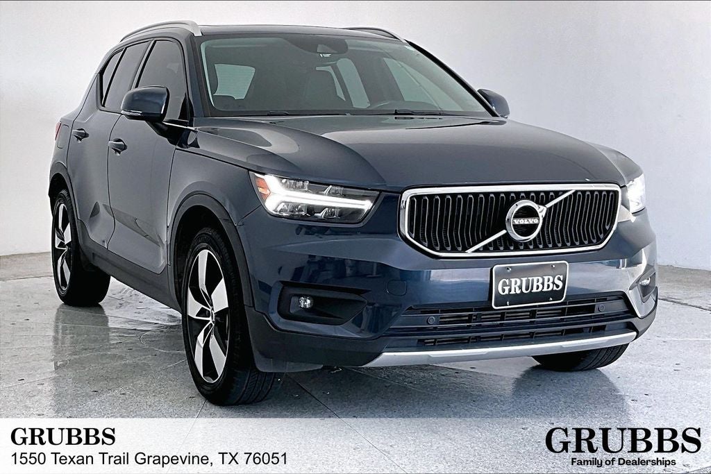 2021 Volvo XC40 Momentum