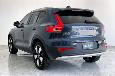2021 Volvo XC40 Momentum