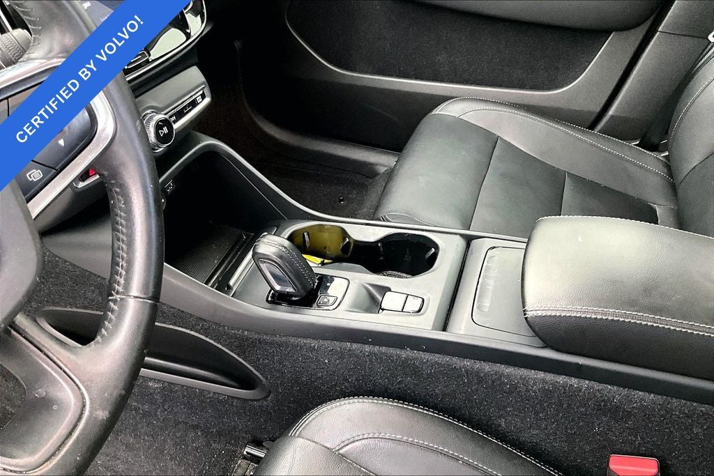 2021 Volvo XC40 Momentum