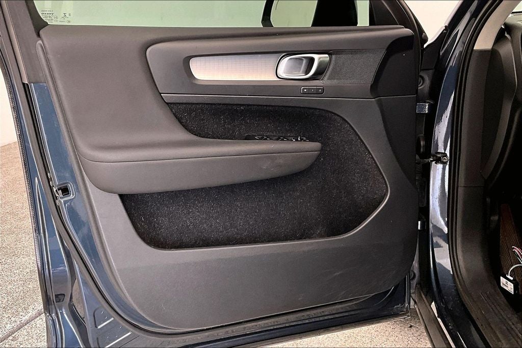 2021 Volvo XC40 Momentum