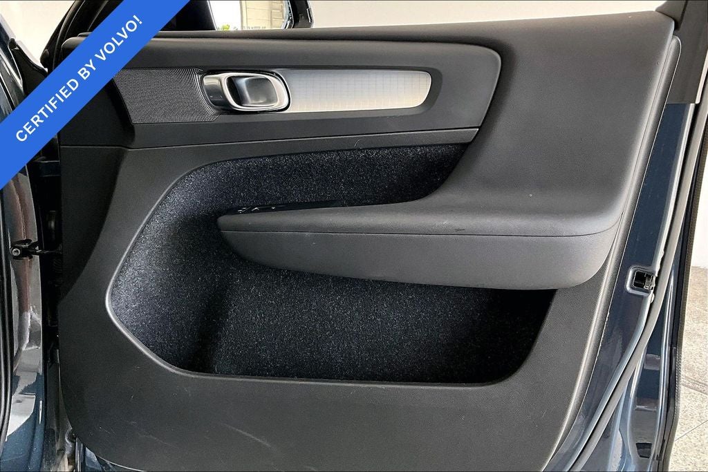2021 Volvo XC40 Momentum