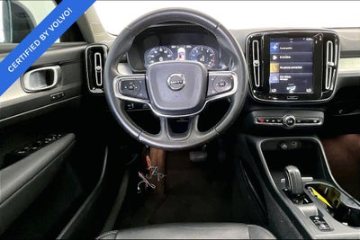 2021 Volvo XC40 Momentum