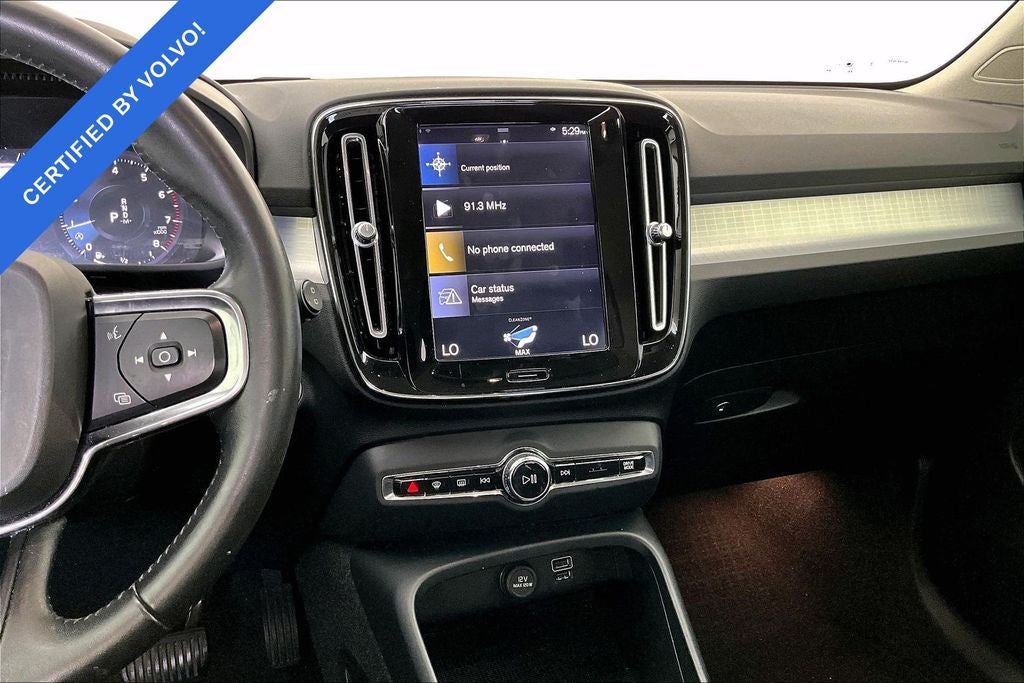 2021 Volvo XC40 Momentum