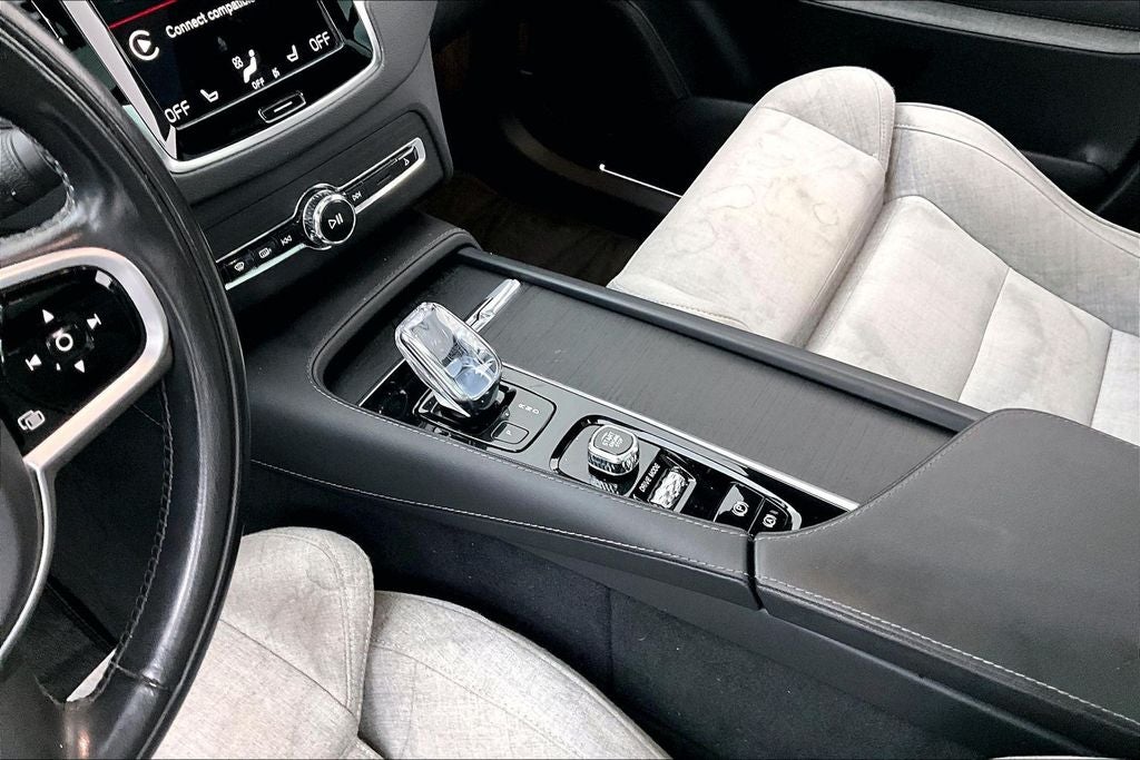 2021 Volvo XC90 Recharge Plug-In Hybrid T8 Inscription 7 Passenger